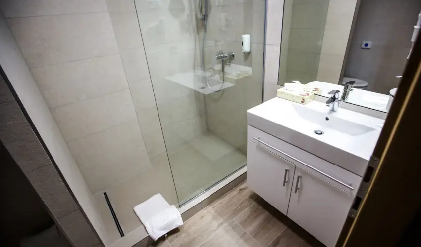 Hotel Bassiana Srvr - Pnksd (min. 3 j)