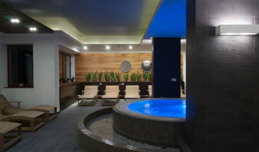 Hotel Bassiana Srvr - Pnksd (min. 3 j)