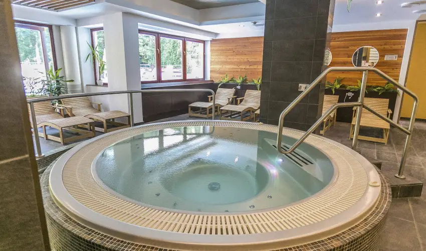 Hotel Bassiana Srvr - Pnksd (min. 3 j)