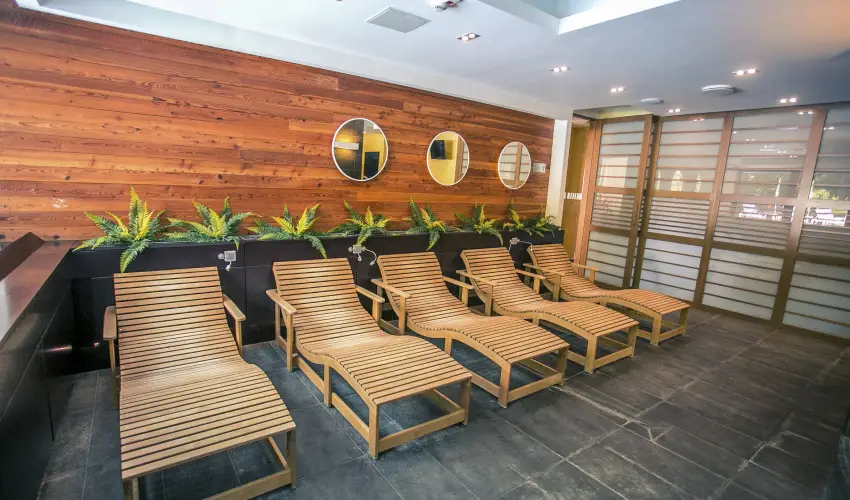 Hotel Bassiana Srvr - Pnksd (min. 3 j)