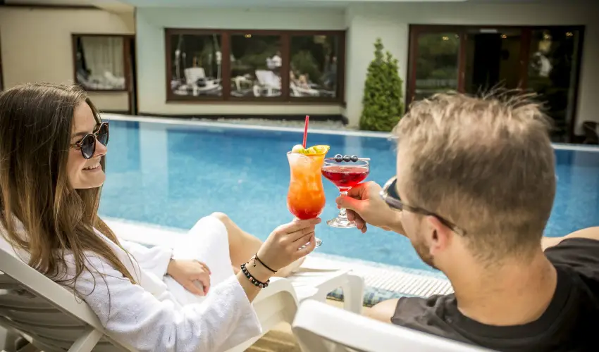 Hotel Bassiana Srvr - Pnksd (min. 3 j)