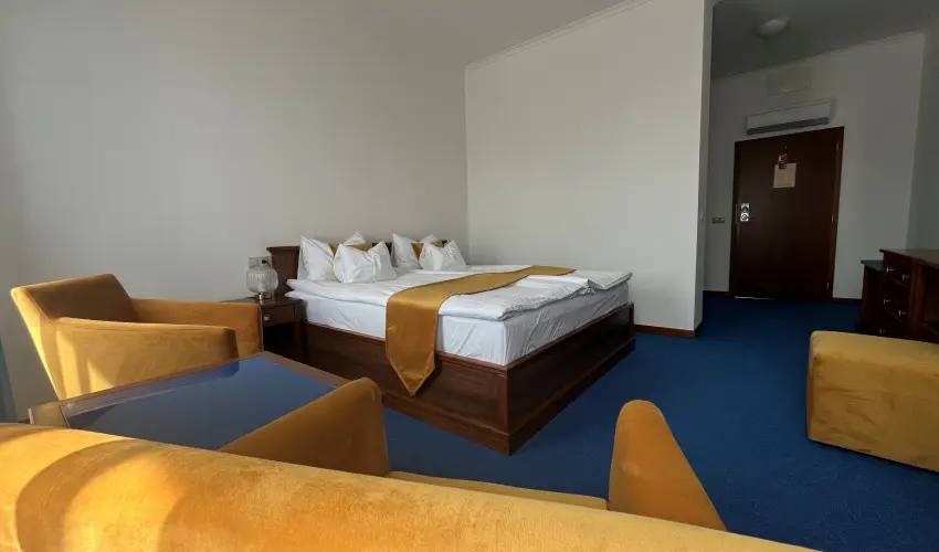 Hotel Bassiana Srvr - Pnksd (min. 3 j)