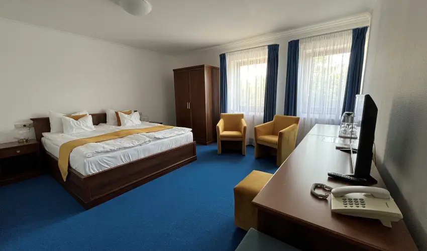 Hotel Bassiana Srvr - Pnksd (min. 3 j)
