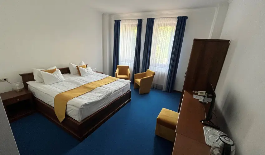 Hotel Bassiana Srvr - Pnksd (min. 3 j)