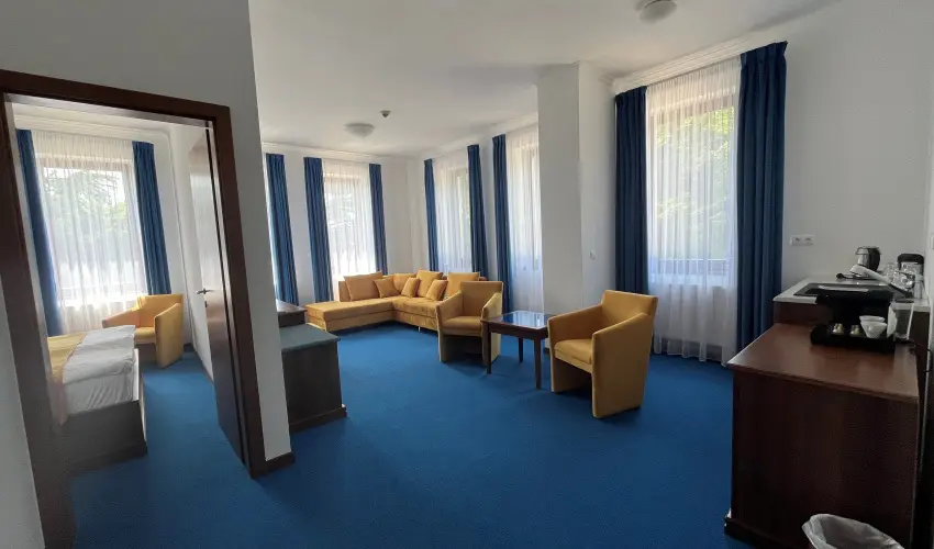 Hotel Bassiana Srvr - Pnksd (min. 3 j)