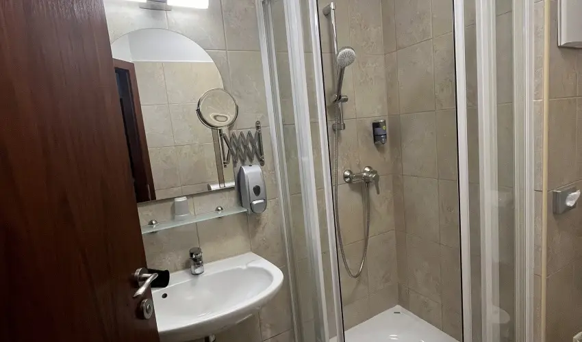 Hotel Bassiana Srvr - Pnksd (min. 3 j)