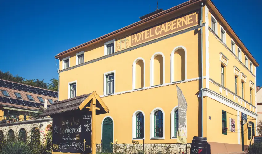 Hotel Cabernet Vill�nyk�vesd - P�nk�sd