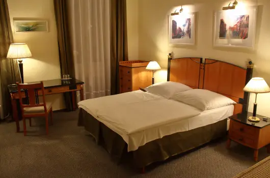 Hotel Centr�l - P�nk�sd