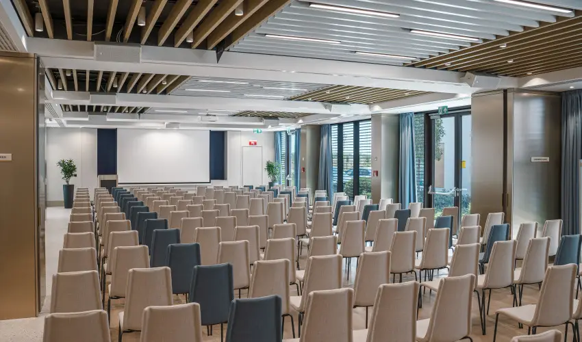 Hotel Energy & Business Center superior Paks - P�nk�sd - teljes el�refizet�ssel