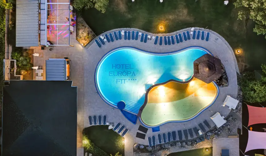 Hotel Eur�pa Fit H�v�z - P�nk�sd (min. 3 �j)