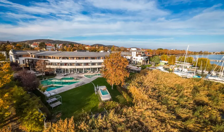 Hotel Golden Lake Resort Balatonf�red - P�nk�sd (min. 2 �j)