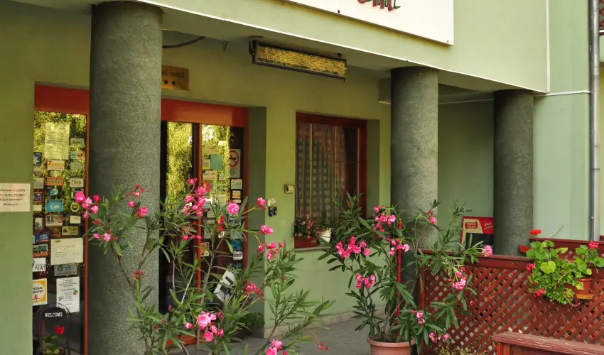 Hajnal Hotel Mez�k�vesd - P�nk�sd