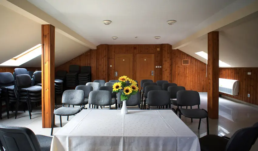 Hajnal Hotel Mez�k�vesd - P�nk�sd