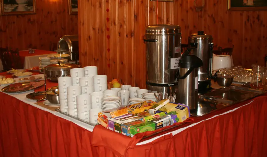 Hajnal Hotel Mez�k�vesd - P�nk�sd