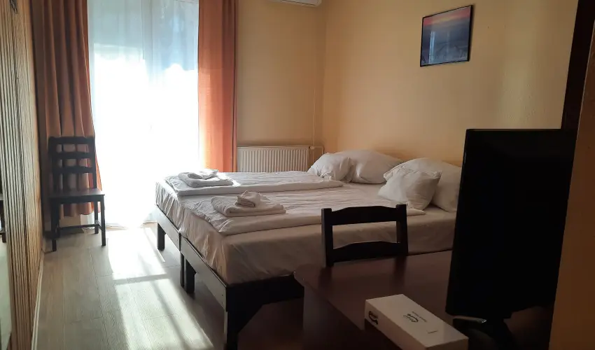 Hajnal Hotel Mez�k�vesd - P�nk�sd