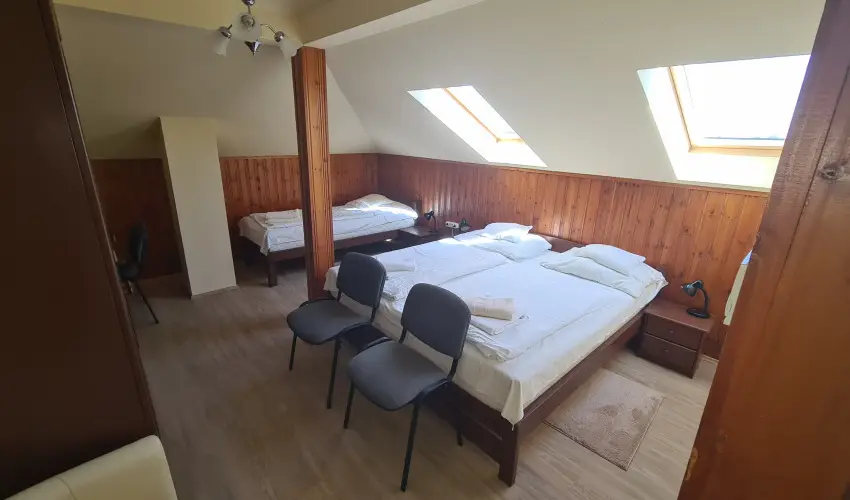 Hajnal Hotel Mez�k�vesd - P�nk�sd