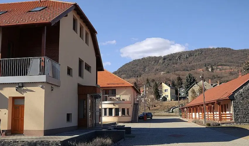 Hotel Halszkert Badacsony - Pnksd (min. 2 j)