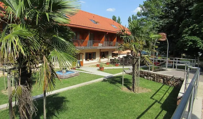 Hotel Halszkert Badacsony - Pnksd (min. 2 j)