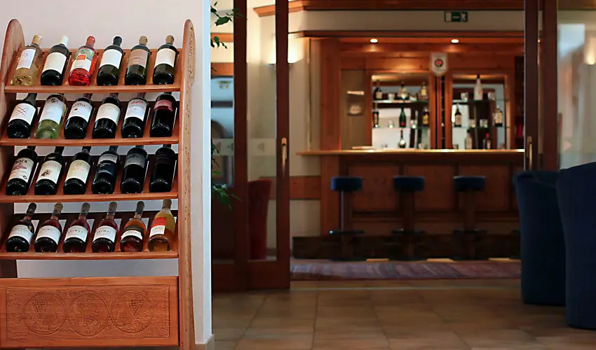 Hasik Hotel D�br�nte - P�nk�sd  (min. 2 �j)