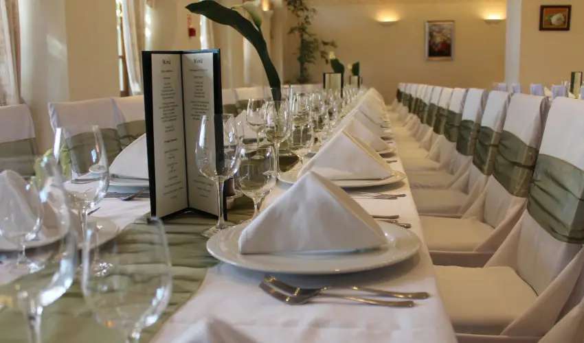 Hasik Hotel D�br�nte - P�nk�sd  (min. 2 �j)
