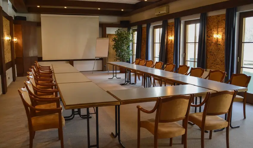 Hasik Hotel D�br�nte - P�nk�sd  (min. 2 �j)