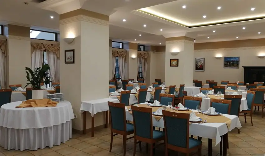 Hasik Hotel D�br�nte - P�nk�sd  (min. 2 �j)
