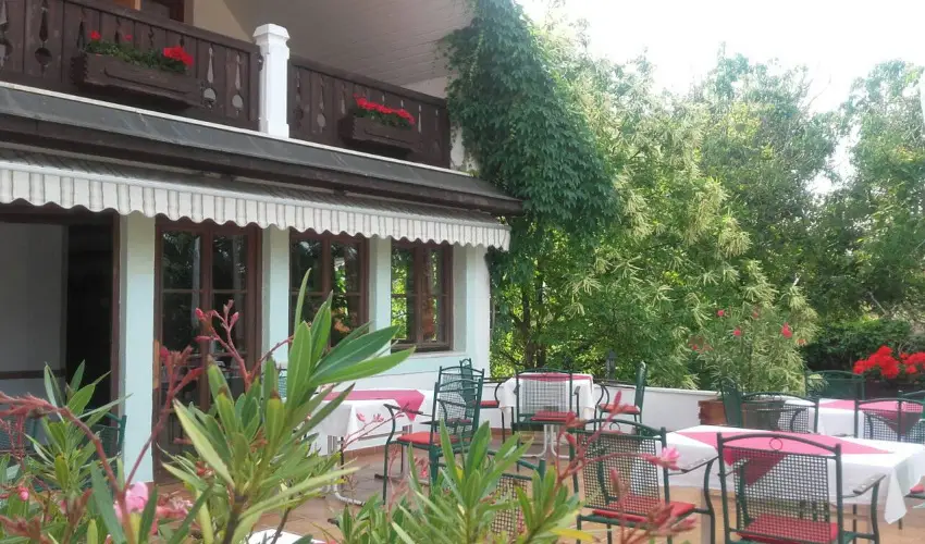 Hasik Hotel D�br�nte - P�nk�sd  (min. 2 �j)