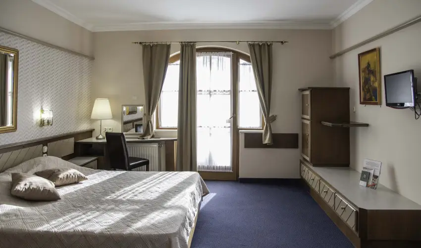 Hasik Hotel D�br�nte - P�nk�sd  (min. 2 �j)