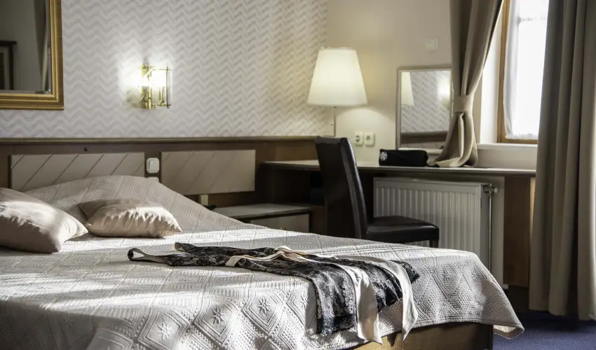 Hasik Hotel D�br�nte - P�nk�sd  (min. 2 �j)