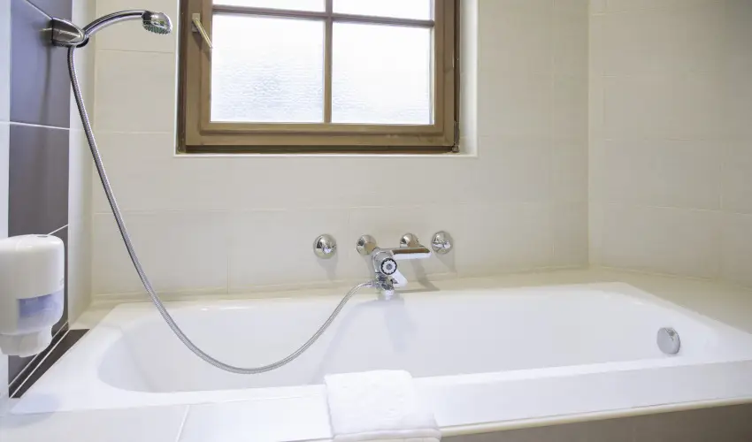 Hasik Hotel D�br�nte - P�nk�sd  (min. 2 �j)