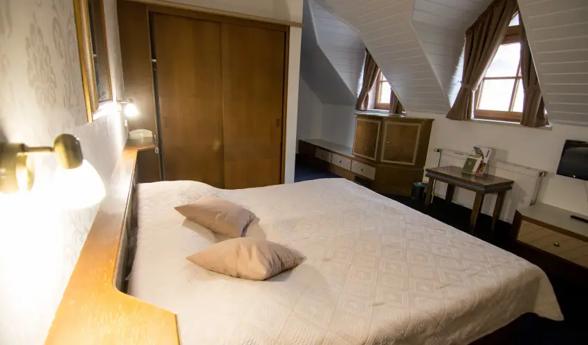 Hasik Hotel D�br�nte - P�nk�sd  (min. 2 �j)