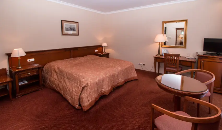 Hasik Hotel D�br�nte - P�nk�sd  (min. 2 �j)