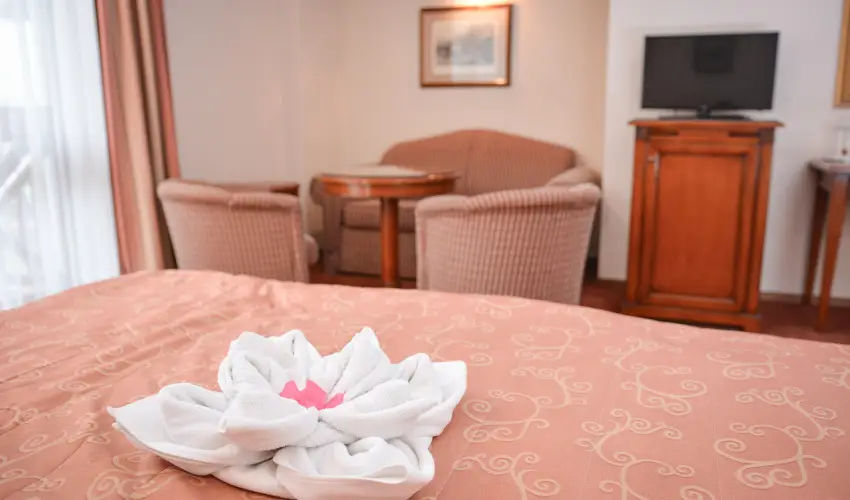 Hasik Hotel D�br�nte - P�nk�sd  (min. 2 �j)
