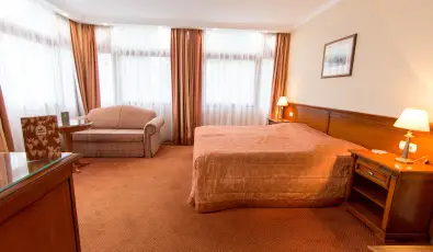 Hasik Hotel D�br�nte