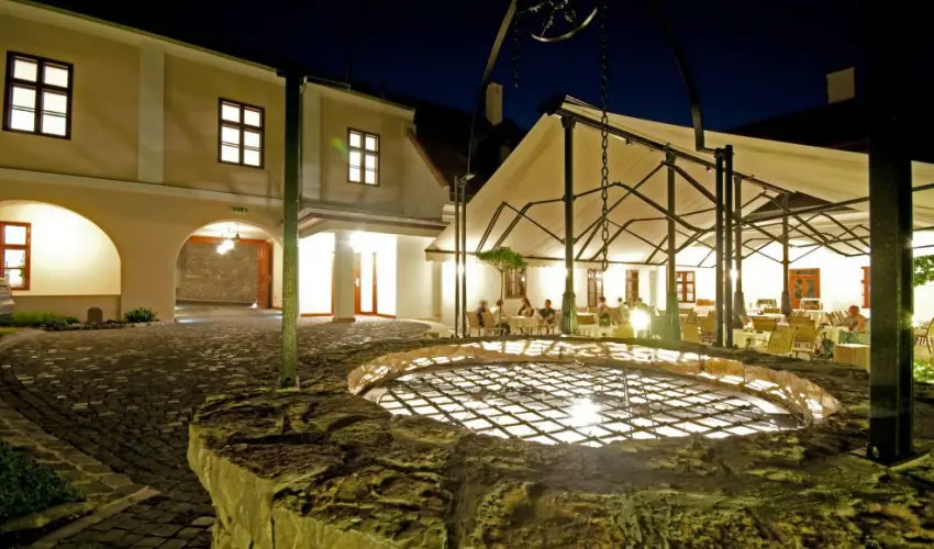 Hotel Historia & Historante Veszprm - Pnksd