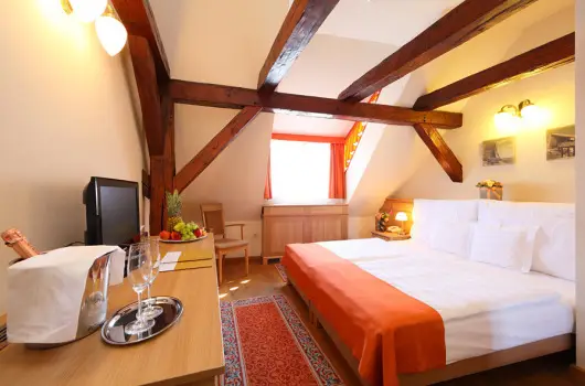 Hotel Historia & Historante - Pnksd