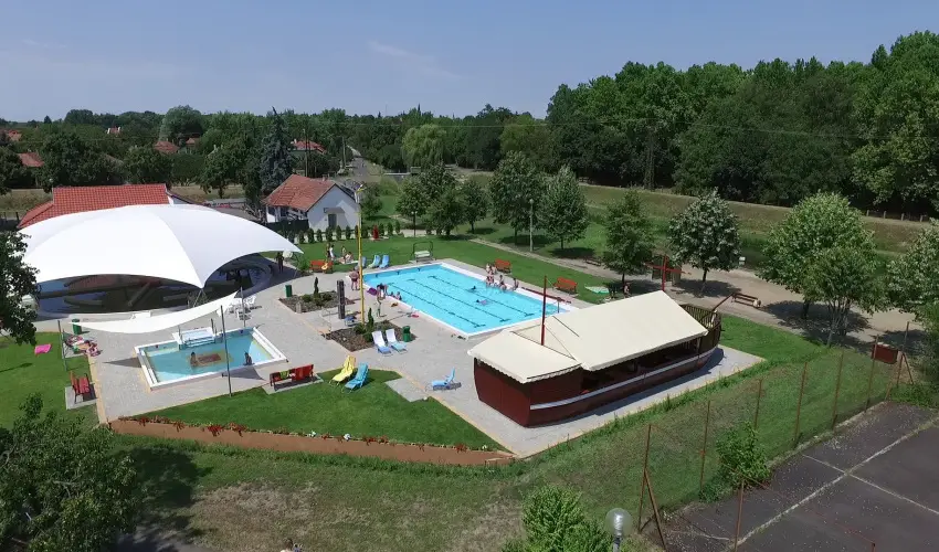 H�forr�s Hotel �s �d�l�park Gyula - P�nk�sd