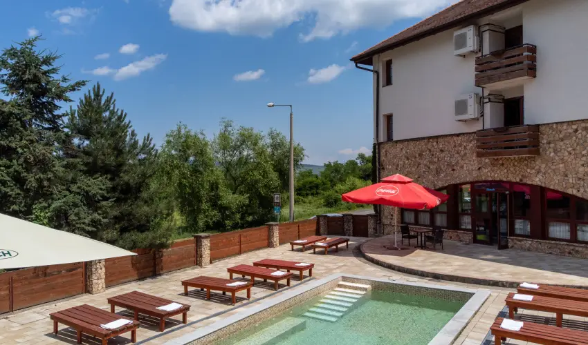 Hotel Hunor Storaljajhely - Pnksd 