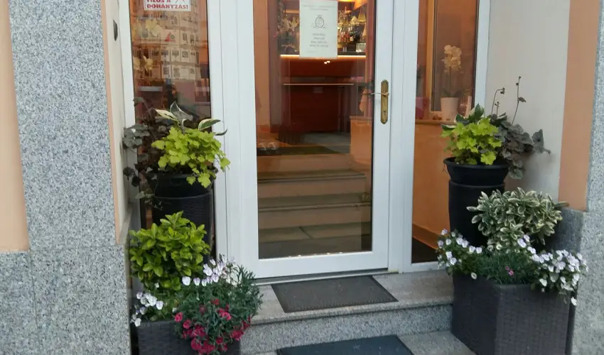 Hotel Isabell Gyr - Pnksd 