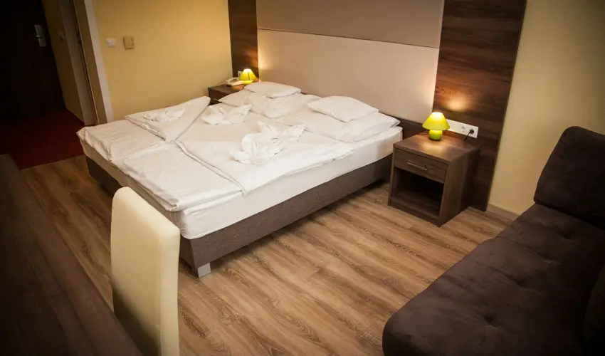 Hotel Jade Veszprm - Pnksd 