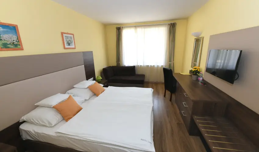 Hotel Jade Veszprm - Pnksd 