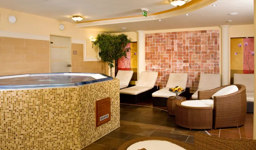 Hotel Klvria Gyr - Pnksd 