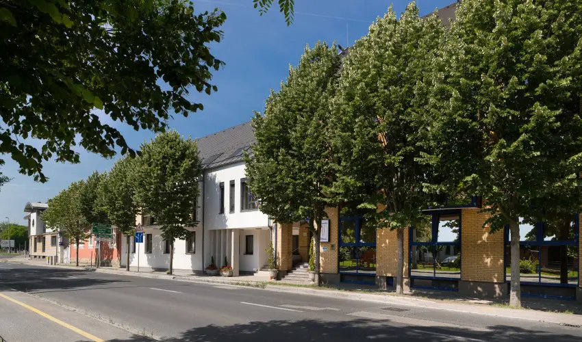 Hotel Klvria Gyr - Pnksd 