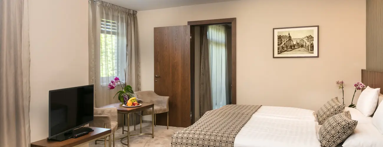 Hotel Klvria Gyr - Pnksd 