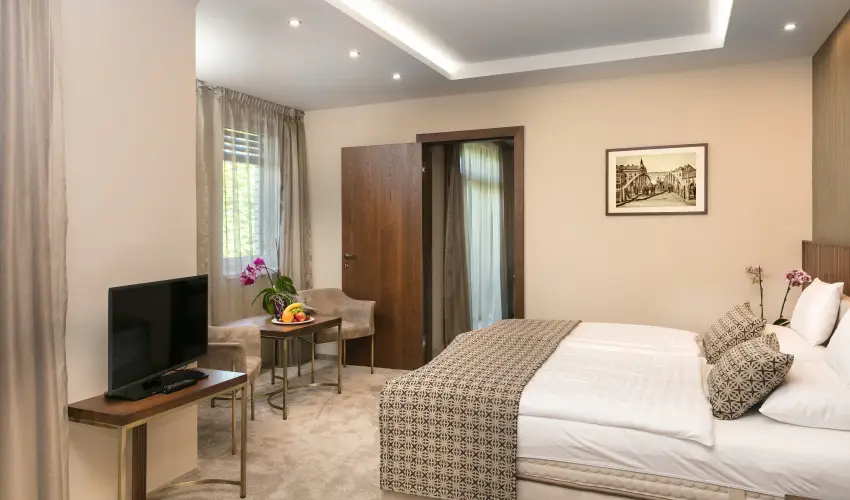 Hotel Klvria Gyr - Pnksd 