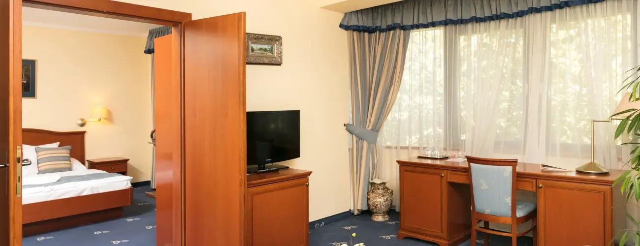 Hotel Klvria Gyr - Pnksd 