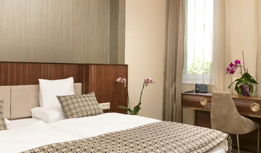 Hotel Klvria Gyr - Pnksd 