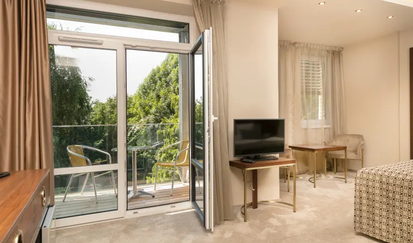 Hotel Klvria Gyr - Pnksd 