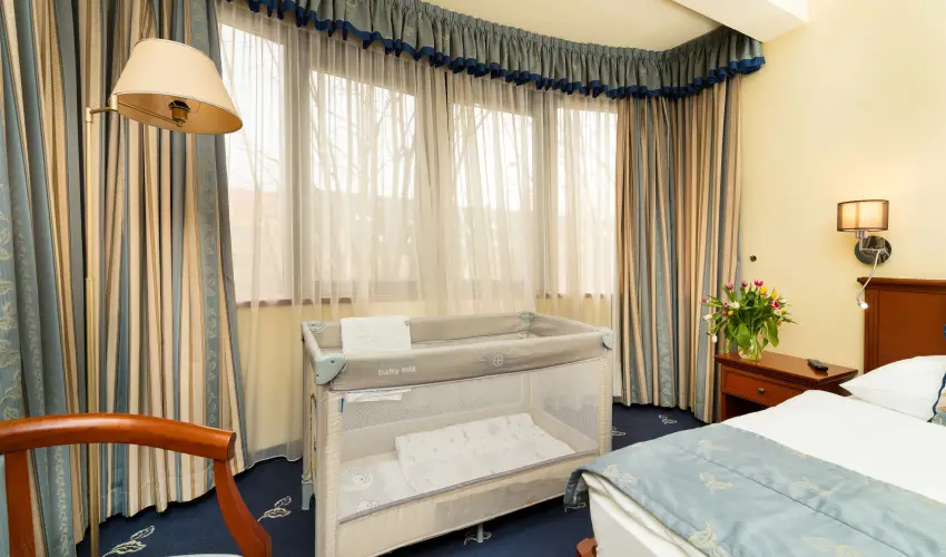 Hotel Klvria Gyr - Pnksd 