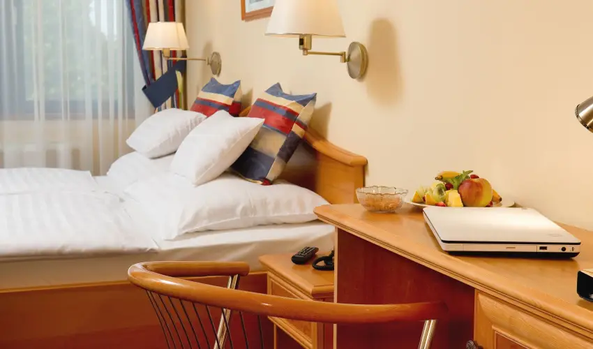 Hotel Klvria Gyr - Pnksd 